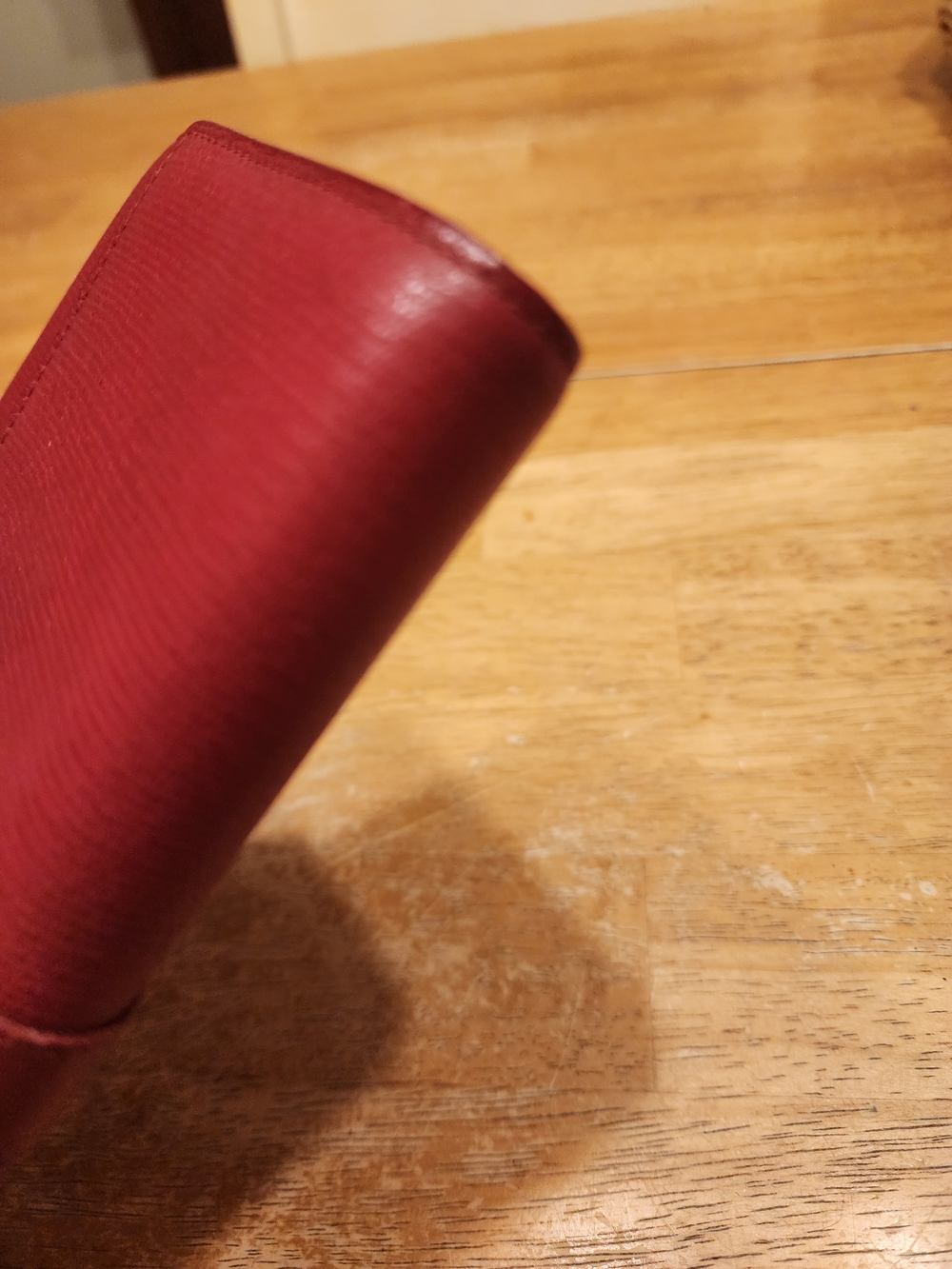 red textured leather Yves Saint Laurent Y-Line wallet gold-tone hardware - Picture 3 of 16